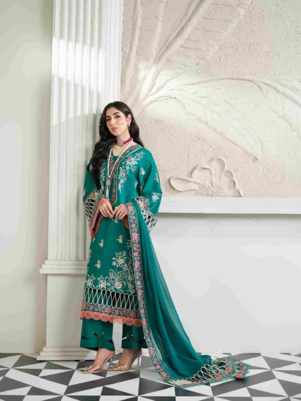 Heeras Dhanak Embroidered 3 Piece Suit by zairahofficial combines elegant embroidery and premium fabric. Explore Affordable Unstitched Suits in Pakistan.