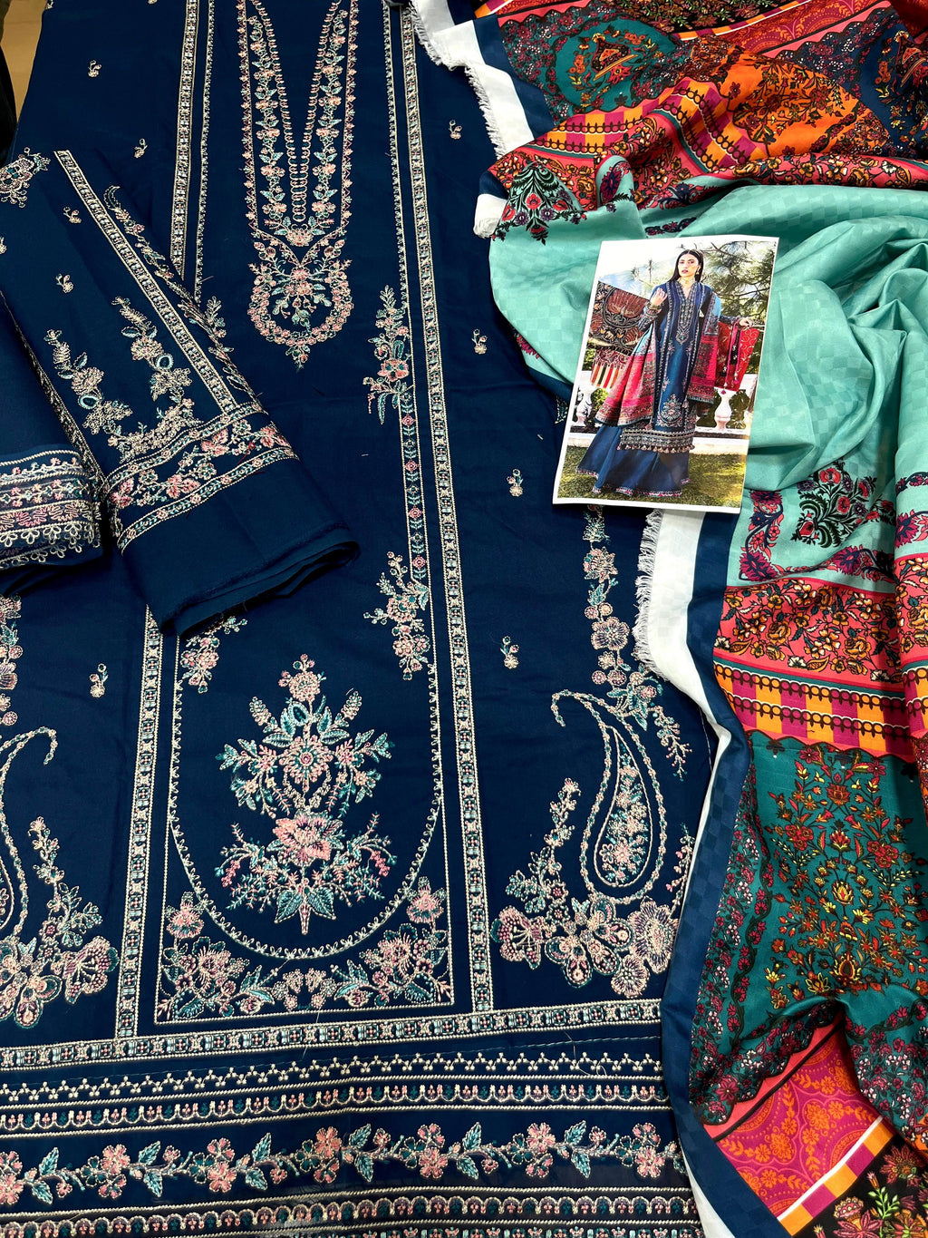 Hussain Rehar Dhanak Embroidered 3 Piece Suit